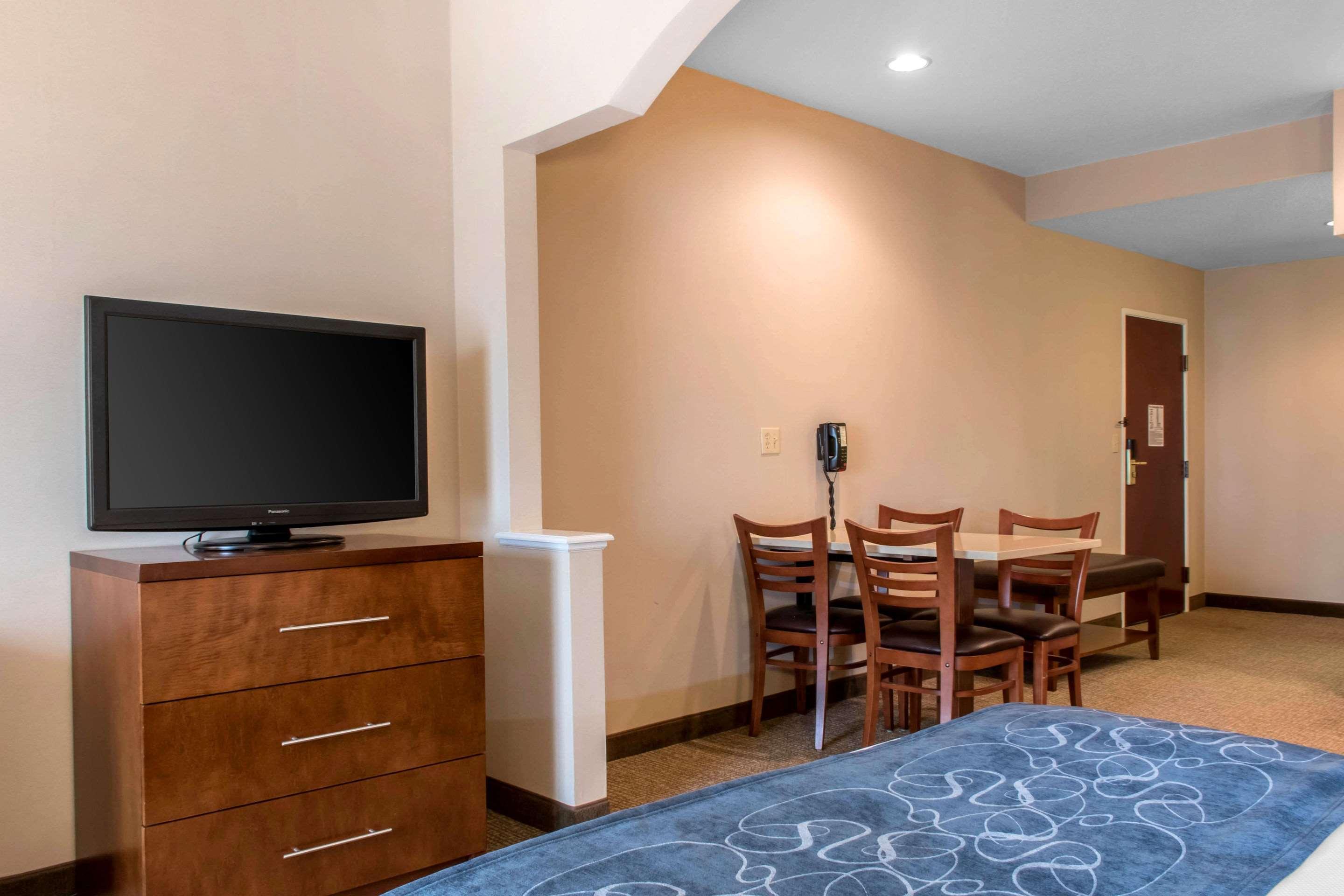 Comfort Suites Scranton Near Montage Mountain Exterior foto